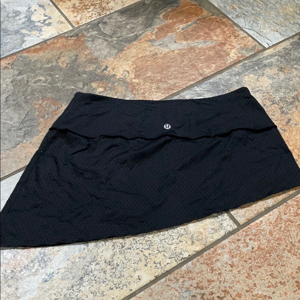 Mesh lulu over skirt
